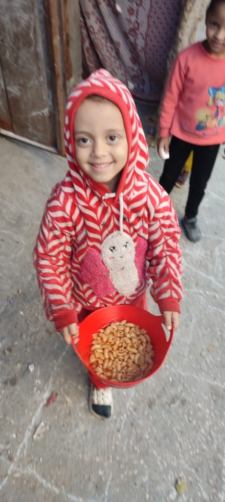 Distribuzione pasti caldi a Nuseirat, 15/12/24