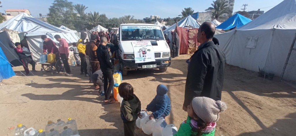 Distribuzione acqua potabile a Zawaydeh, Deir al-Balah, 4/1/25