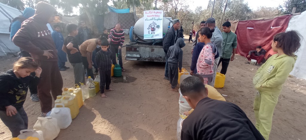 Distribuzione acqua potabile a Deir al-Balah, 19/1/25
