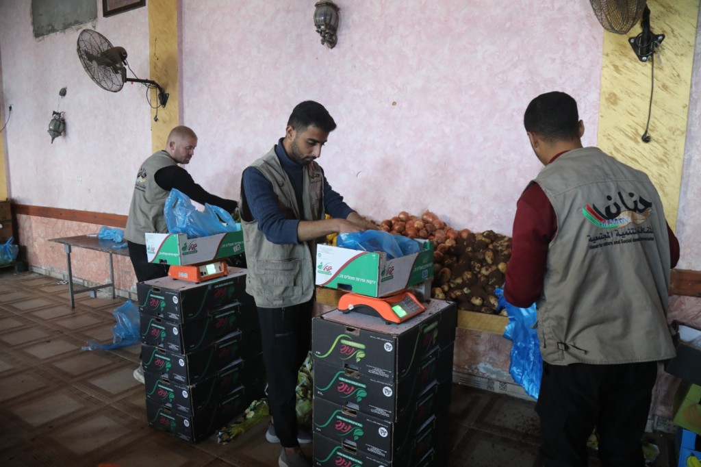 Distribuzione pacchi viveri a Nuseirat, 21/1/25