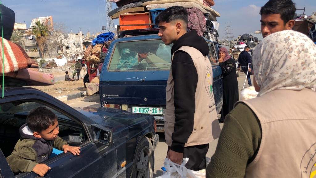 Distribuzione pane e acqua a Wadi Gaza (Netzarim!), 26/1/25