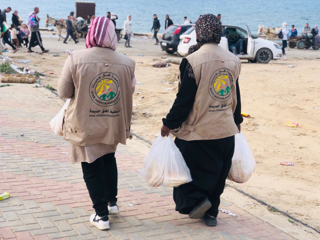 Distribuzione pane e acqua a Nuseirat e sulla strada per Gaza, 28/1/25