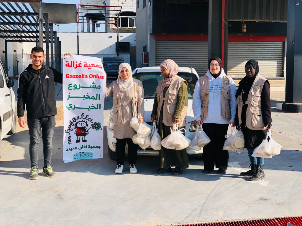 Distribuzione pane e acqua a Dei al-Balah e sulla strada per Gaza, 29/1/25
