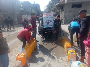 Distribuzione acqua potabile a Nuseirat e pane a Deir al-Balah, 17/2/25