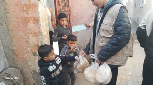 Distribuzione acqua potabile e pane a Deir al-Balah e Nuseirat, 2/3/25