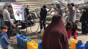 Distribuzione acqua e pane a Nuseirat e Deir al-Balah, 9/3/25