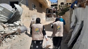 Distribuzione pane e acqua a Nuseirat, 23/4/25