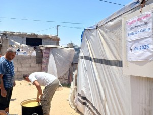 Distribuzione pasti caldi a Khan Younes, 14/6/25