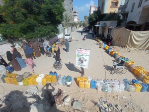 Distribuzione pane e acqua a Nuseirat, 3 e 4/8/25